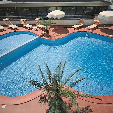 Hotel Calypso Cesenatico Exteriör bild